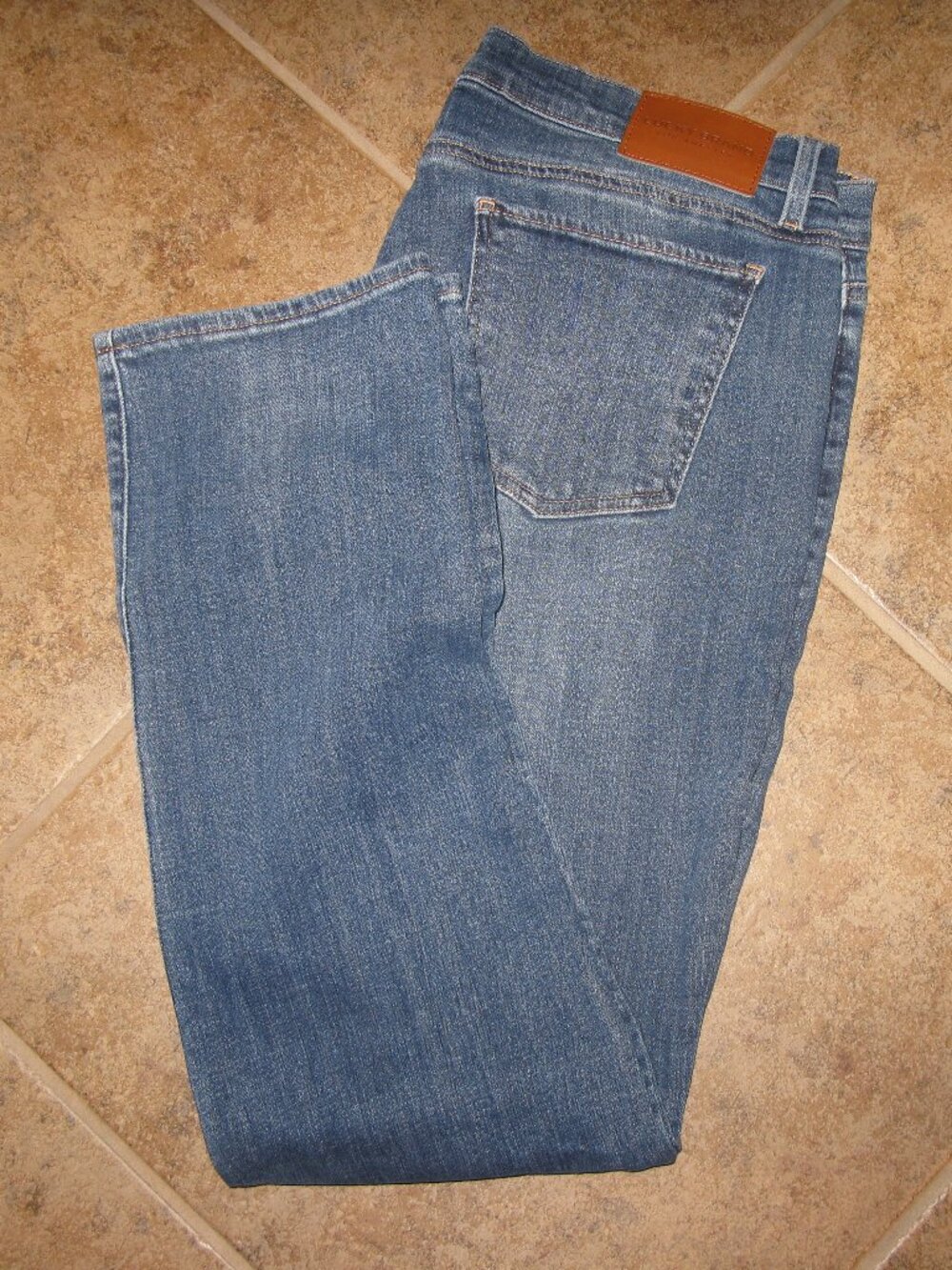 Lucky Brand Size 12/31 Sweet'n Straight Mid Rise Denim Blue Jeans, Gently Used